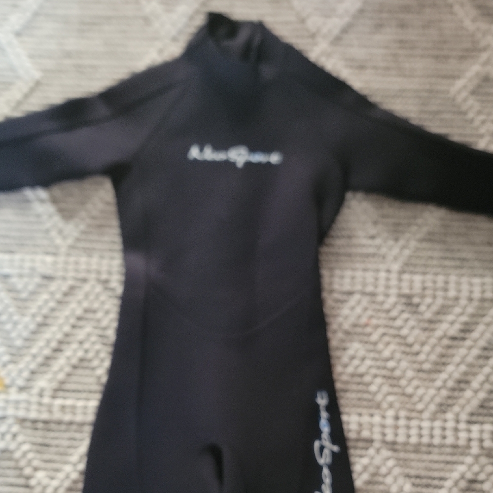 NeoSport Black Wetsuit JUNIOR size 12